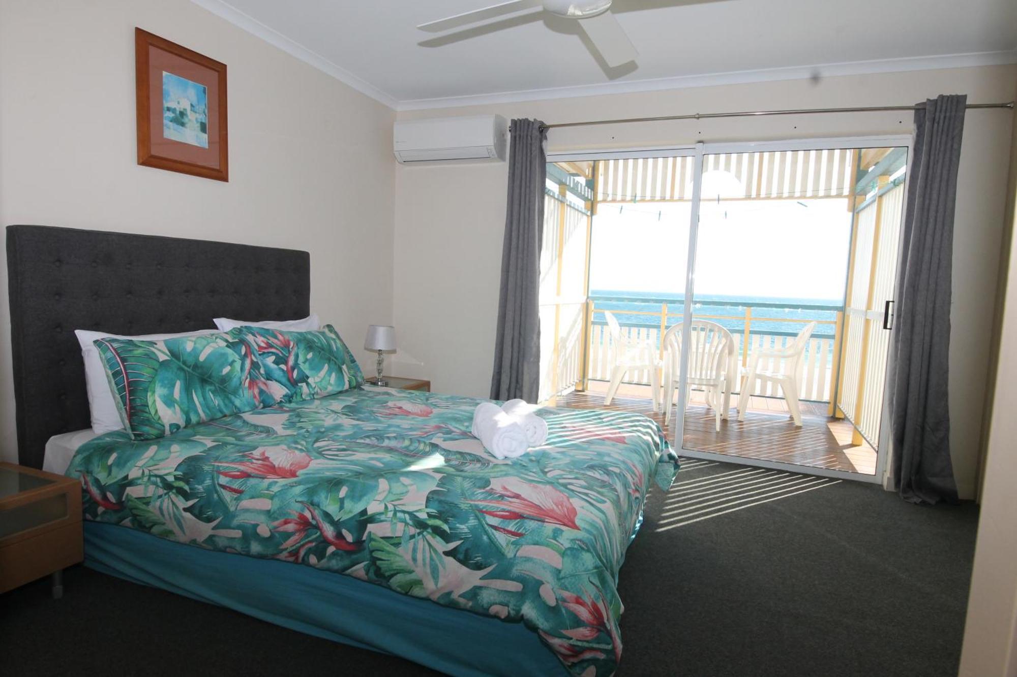 Moreton Island Villas And Apartments Tangalooma Room photo
